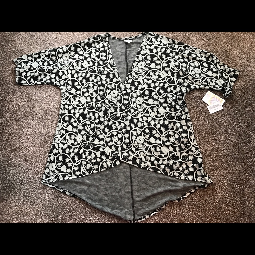 NWT small Lularoe Lindsey Kimono